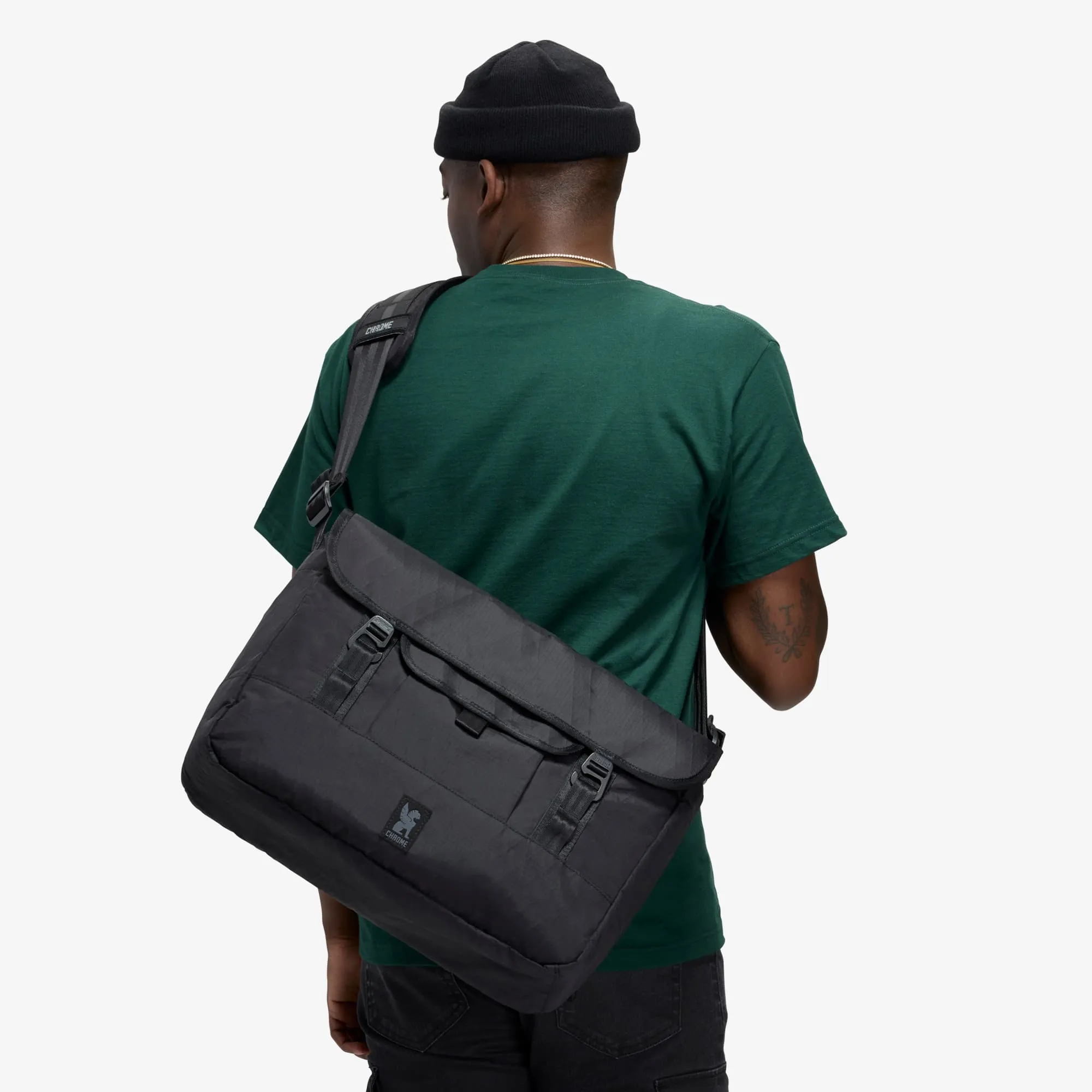 Midtown 20L Messenger